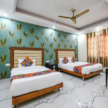 OYO 84904 Shanti Stay New Delhi Eksteriør billede