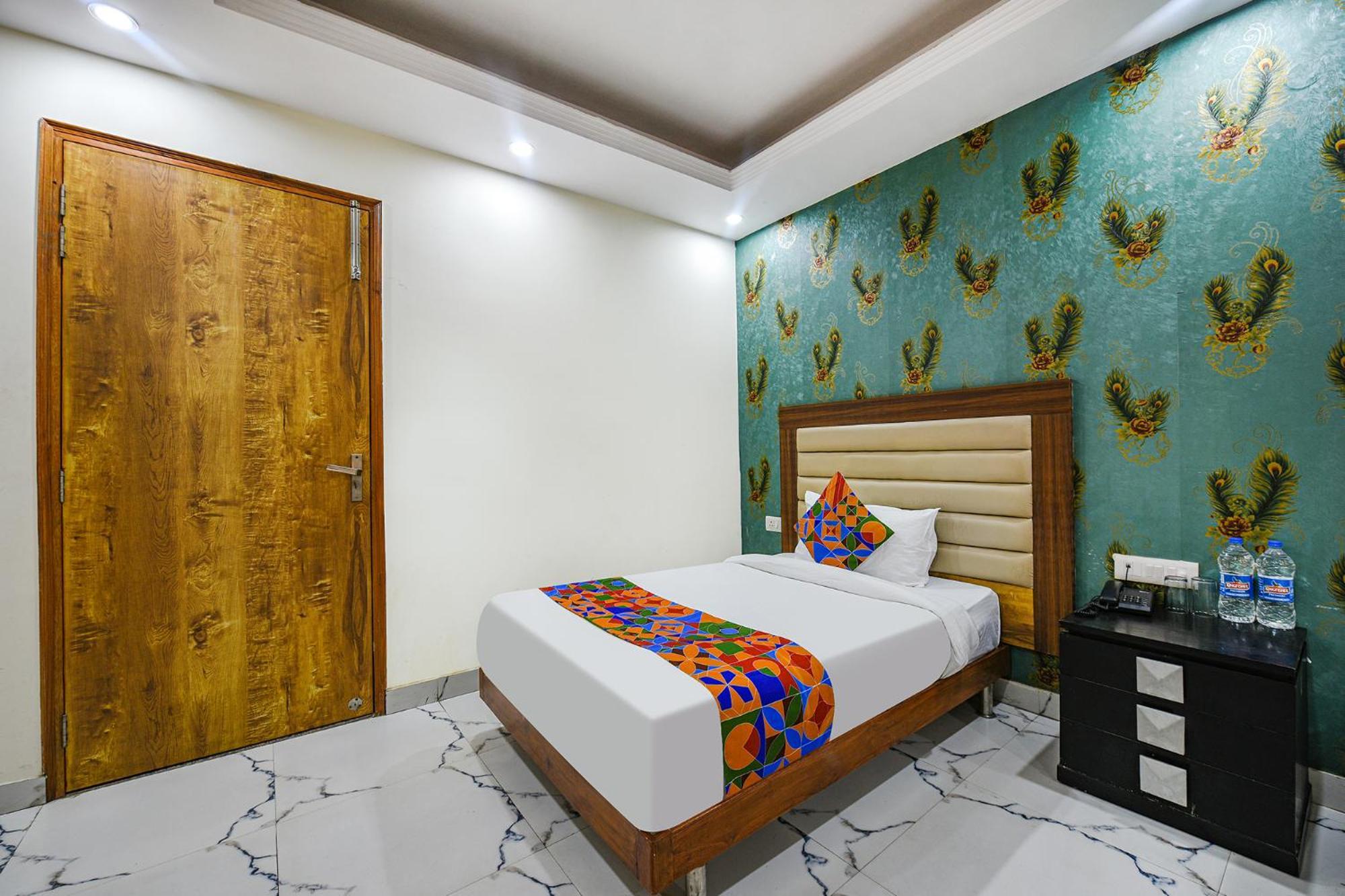 OYO 84904 Shanti Stay New Delhi Eksteriør billede